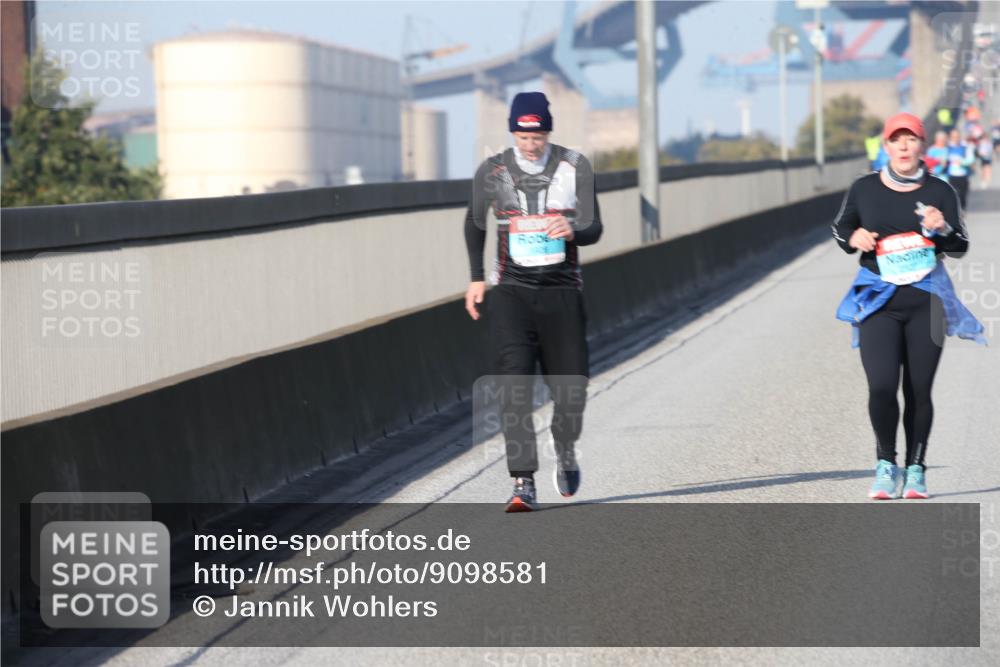 03.10.2025 - Köhlbrandbrückenlauf Jannik Wohlers http://msf.ph/oto/9098581 03.10.2025 10:23:07 Position 3  meine-sportfotos.de
