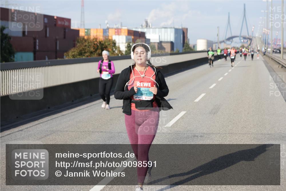 03.10.2025 - Köhlbrandbrückenlauf Jannik Wohlers http://msf.ph/oto/9098591 03.10.2025 10:20:07 Position 3 3822 meine-sportfotos.de