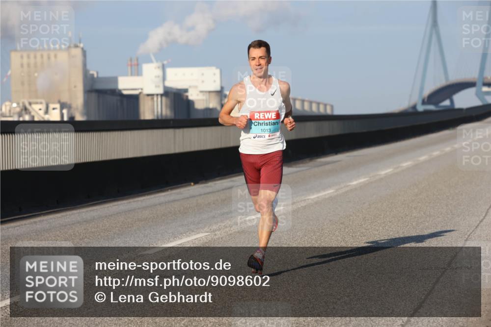03.10.2025 - Köhlbrandbrückenlauf Lena Gebhardt http://msf.ph/oto/9098602 03.10.2025 09:34:38 Position 2 1013 meine-sportfotos.de
