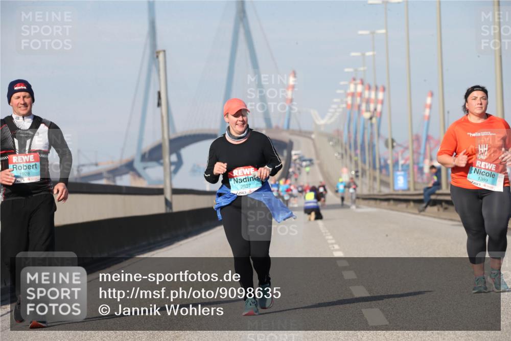 03.10.2025 - Köhlbrandbrückenlauf Jannik Wohlers http://msf.ph/oto/9098635 03.10.2025 10:23:12 Position 3 1928, 2507, 1389 meine-sportfotos.de