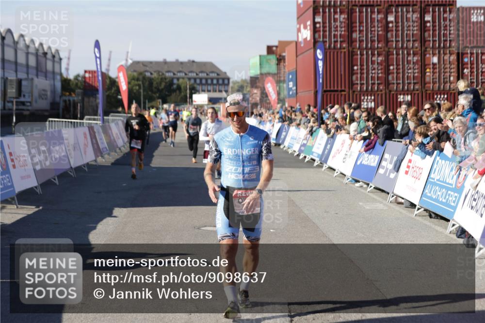 03.10.2025 - Köhlbrandbrückenlauf Jannik Wohlers http://msf.ph/oto/9098637 03.10.2025 12:56:21 Ziel 4028, 4050, 4078, 4114, 4123, 4166, 4231, 5957, 6206, 6266, 6489, 6495 meine-sportfotos.de