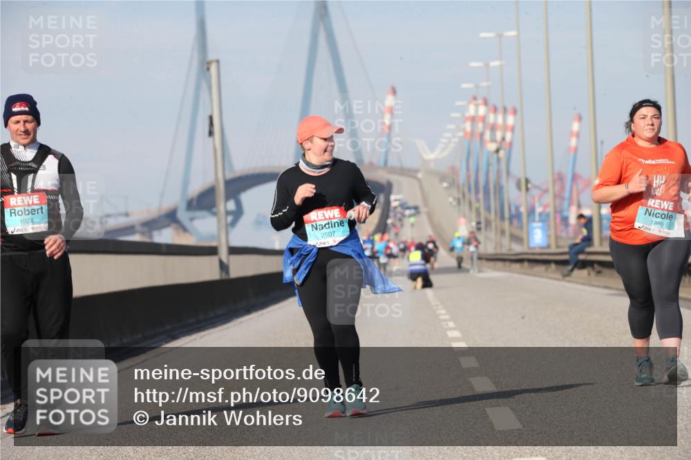 03.10.2025 - Köhlbrandbrückenlauf Jannik Wohlers http://msf.ph/oto/9098642 03.10.2025 10:23:12 Position 3 1928, 2507, 1389 meine-sportfotos.de