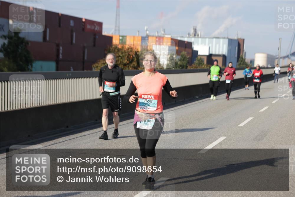 03.10.2025 - Köhlbrandbrückenlauf Jannik Wohlers http://msf.ph/oto/9098654 03.10.2025 10:20:28 Position 3 2620 meine-sportfotos.de