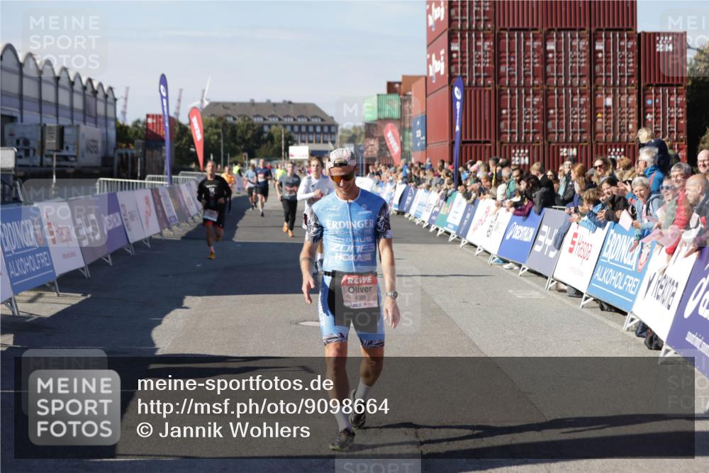 03.10.2025 - Köhlbrandbrückenlauf Jannik Wohlers http://msf.ph/oto/9098664 03.10.2025 12:56:21 Ziel 4028, 4050, 4078, 4114, 4123, 4166, 4231, 5957, 6206, 6266, 6489, 6495 meine-sportfotos.de