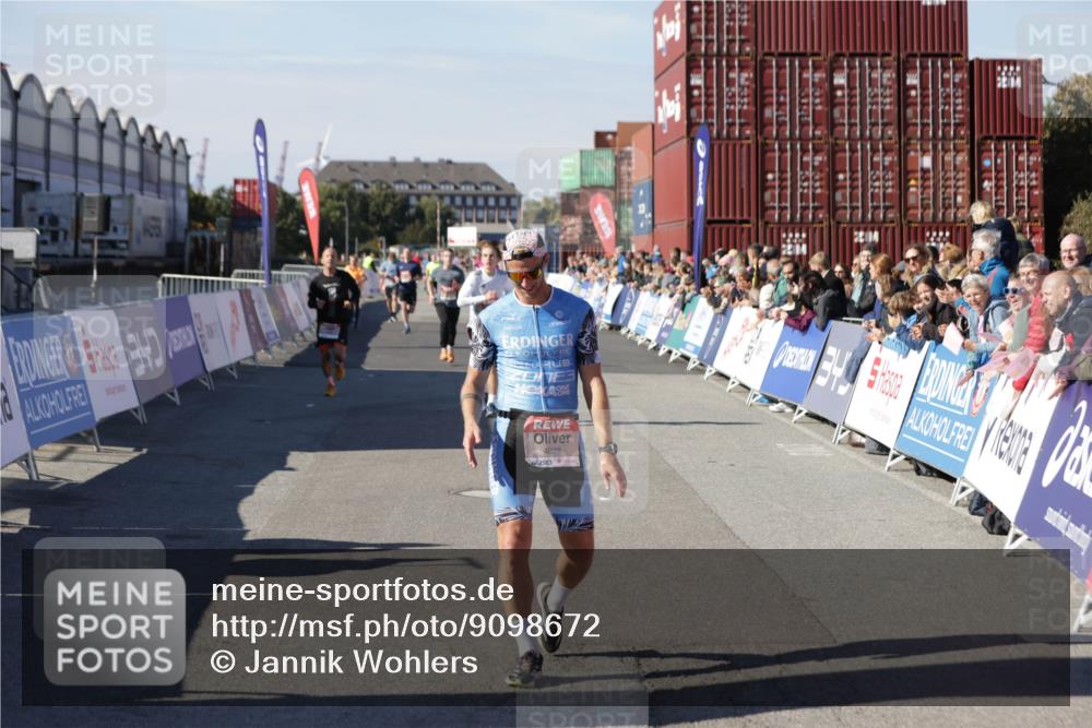 03.10.2025 - Köhlbrandbrückenlauf Jannik Wohlers http://msf.ph/oto/9098672 03.10.2025 12:56:21 Ziel 4028, 4050, 4078, 4114, 4123, 4166, 4231, 5957, 6206, 6266, 6489, 6495 meine-sportfotos.de