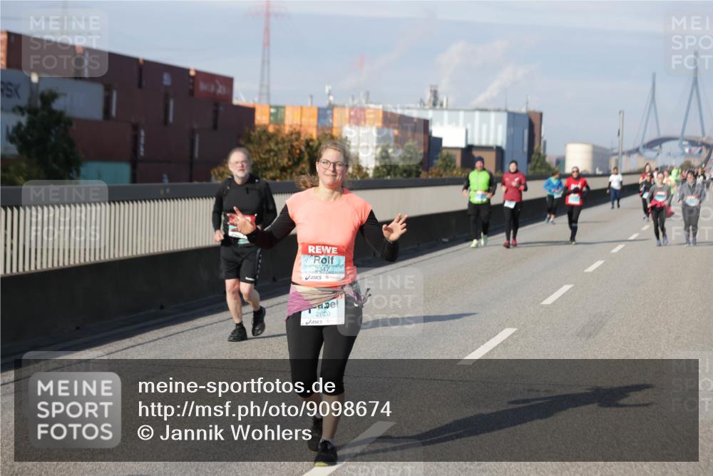 03.10.2025 - Köhlbrandbrückenlauf Jannik Wohlers http://msf.ph/oto/9098674 03.10.2025 10:20:28 Position 3 2620 meine-sportfotos.de