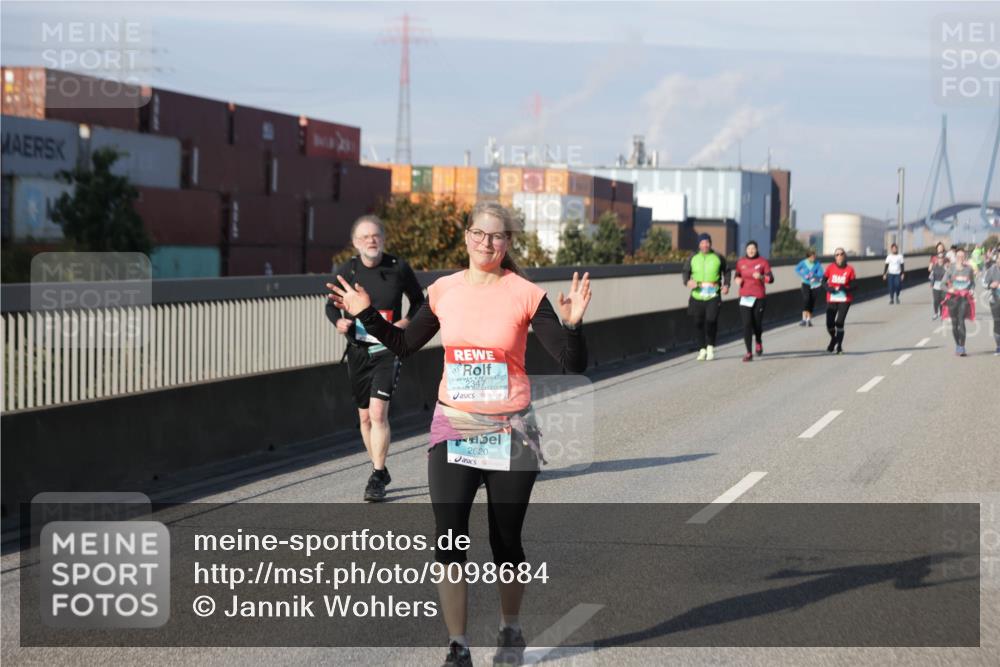 03.10.2025 - Köhlbrandbrückenlauf Jannik Wohlers http://msf.ph/oto/9098684 03.10.2025 10:20:28 Position 3 2620 meine-sportfotos.de