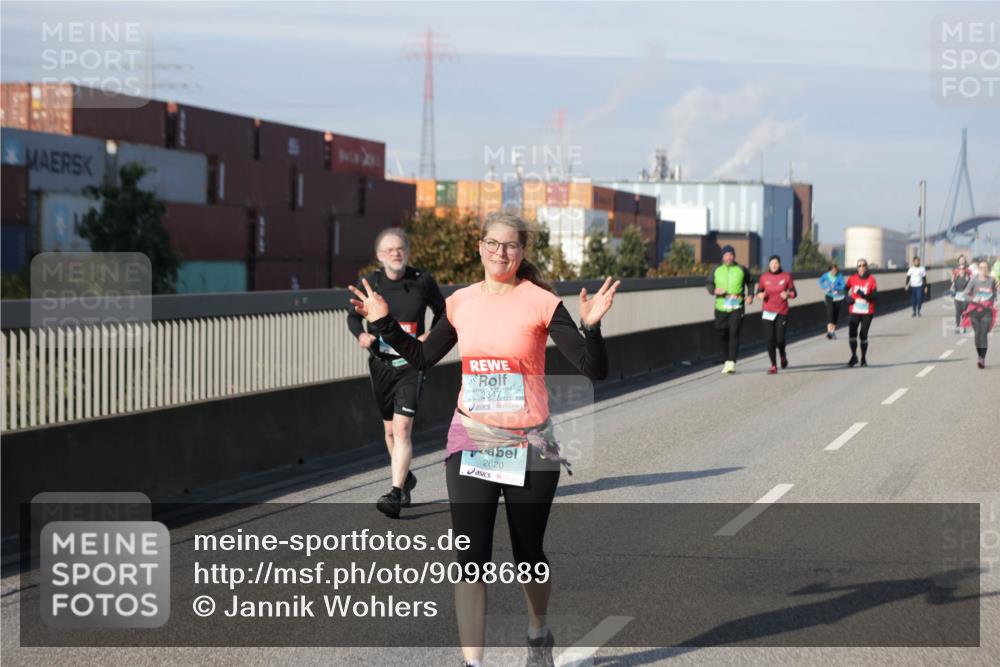 03.10.2025 - Köhlbrandbrückenlauf Jannik Wohlers http://msf.ph/oto/9098689 03.10.2025 10:20:28 Position 3 2620 meine-sportfotos.de