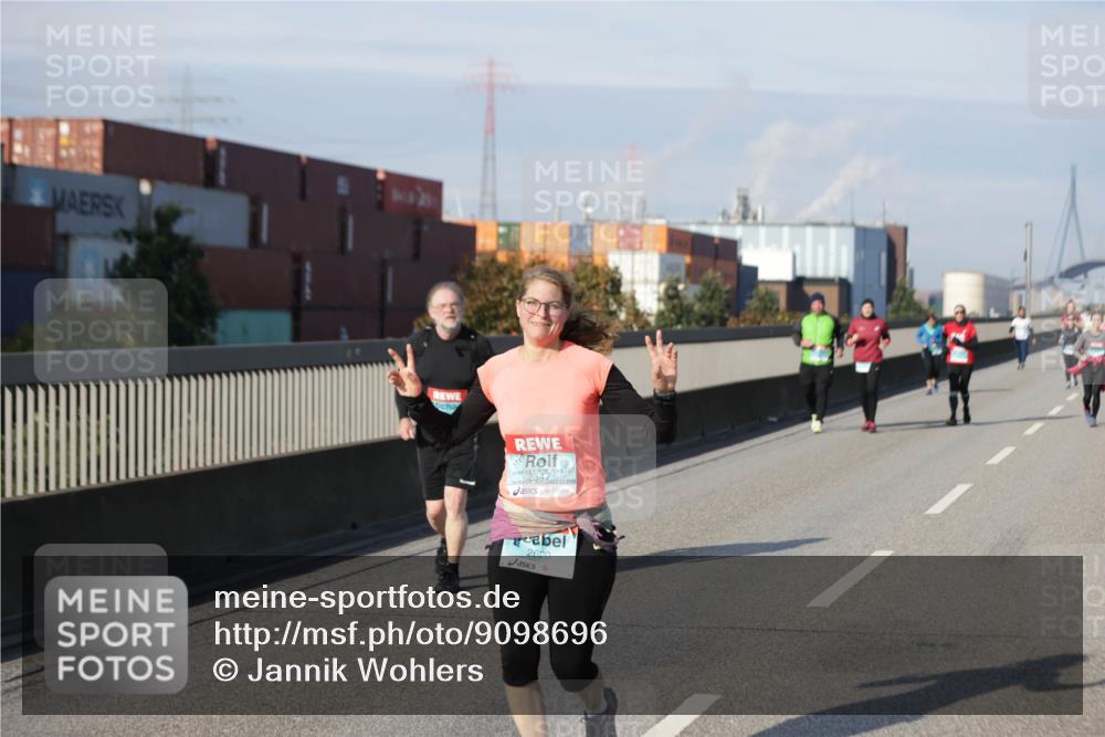 03.10.2025 - Köhlbrandbrückenlauf Jannik Wohlers http://msf.ph/oto/9098696 03.10.2025 10:20:28 Position 3 34, 2620 meine-sportfotos.de