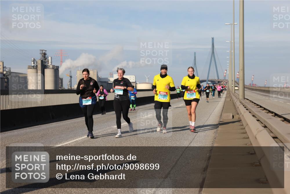 03.10.2025 - Köhlbrandbrückenlauf Lena Gebhardt http://msf.ph/oto/9098699 03.10.2025 10:10:33 Position 2 2041 meine-sportfotos.de