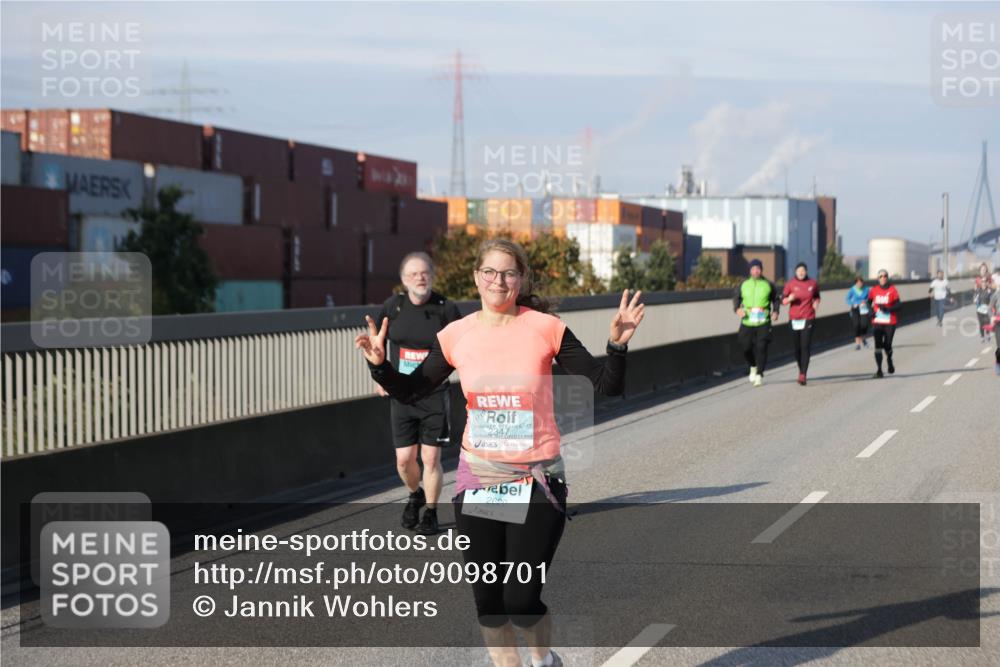 03.10.2025 - Köhlbrandbrückenlauf Jannik Wohlers http://msf.ph/oto/9098701 03.10.2025 10:20:28 Position 3 34, 2620 meine-sportfotos.de