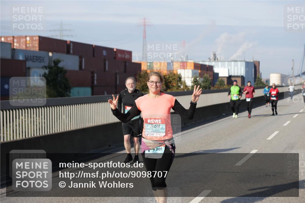 03.10.2025 - Köhlbrandbrückenlauf Jannik Wohlers http://msf.ph/oto/9098707 03.10.2025 10:20:28 Position 3 2347, 2620 meine-sportfotos.de