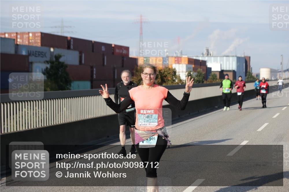 03.10.2025 - Köhlbrandbrückenlauf Jannik Wohlers http://msf.ph/oto/9098712 03.10.2025 10:20:28 Position 3 234, 2620 meine-sportfotos.de