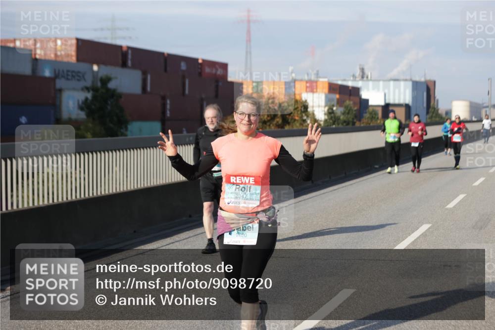 03.10.2025 - Köhlbrandbrückenlauf Jannik Wohlers http://msf.ph/oto/9098720 03.10.2025 10:20:28 Position 3 2620 meine-sportfotos.de