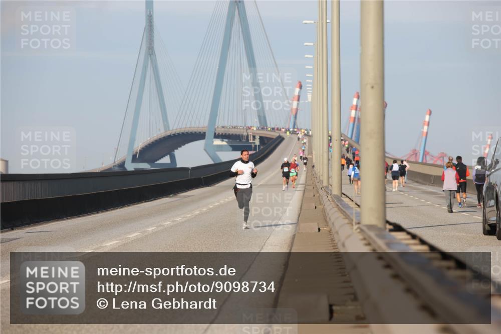 03.10.2025 - Köhlbrandbrückenlauf Lena Gebhardt http://msf.ph/oto/9098734 03.10.2025 09:34:59 Position 2  meine-sportfotos.de