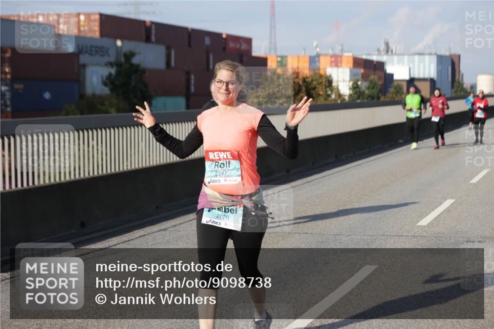 03.10.2025 - Köhlbrandbrückenlauf Jannik Wohlers http://msf.ph/oto/9098738 03.10.2025 10:20:29 Position 3 2620 meine-sportfotos.de