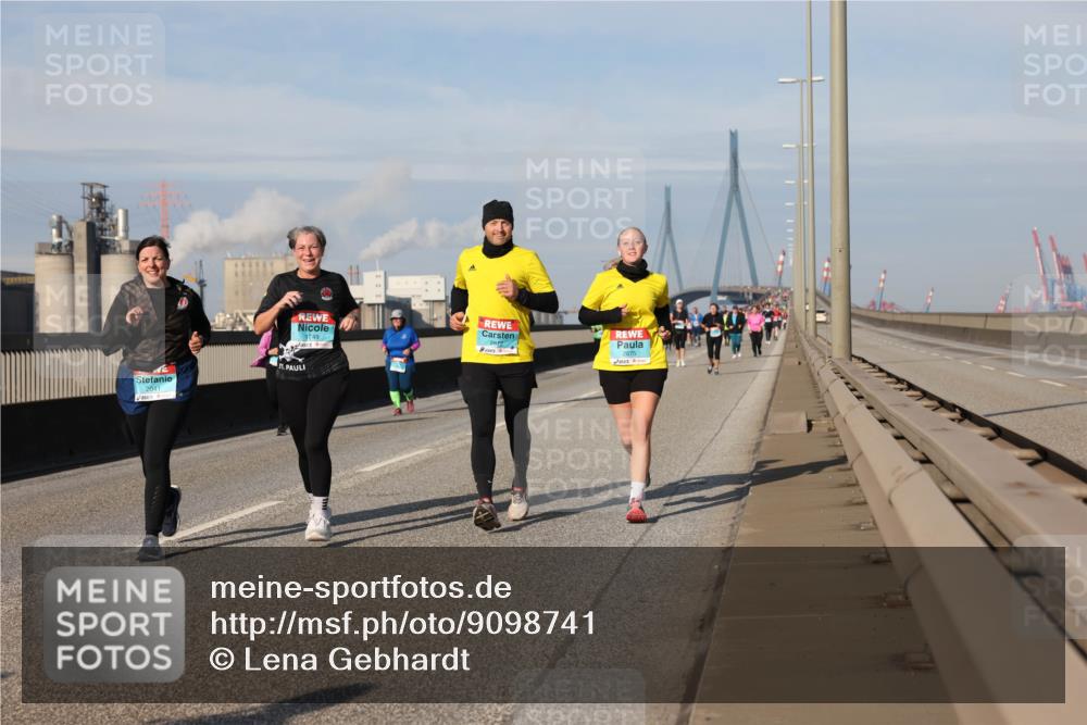03.10.2025 - Köhlbrandbrückenlauf Lena Gebhardt http://msf.ph/oto/9098741 03.10.2025 10:10:34 Position 2 2041, 1749, 2872 meine-sportfotos.de