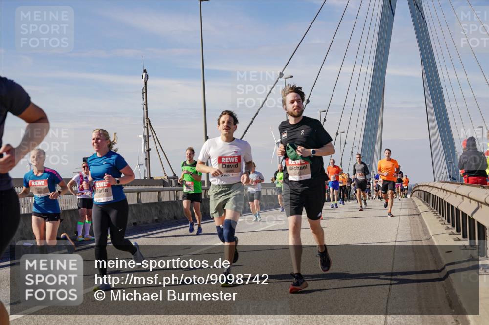 03.10.2025 - Köhlbrandbrückenlauf Michael Burmester http://msf.ph/oto/9098742 03.10.2025 12:45:07 Position 2 4405, 5242 meine-sportfotos.de