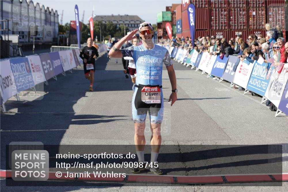 03.10.2025 - Köhlbrandbrückenlauf Jannik Wohlers http://msf.ph/oto/9098745 03.10.2025 12:56:23 Ziel 4028, 4050, 4078, 4123, 4166, 4231, 5957, 6206, 6266, 6495 meine-sportfotos.de