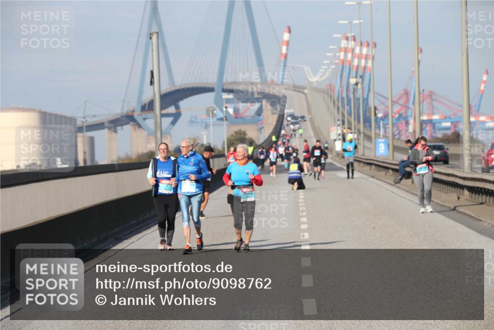 03.10.2025 - Köhlbrandbrückenlauf Jannik Wohlers http://msf.ph/oto/9098762 03.10.2025 10:23:59 Position 3  meine-sportfotos.de