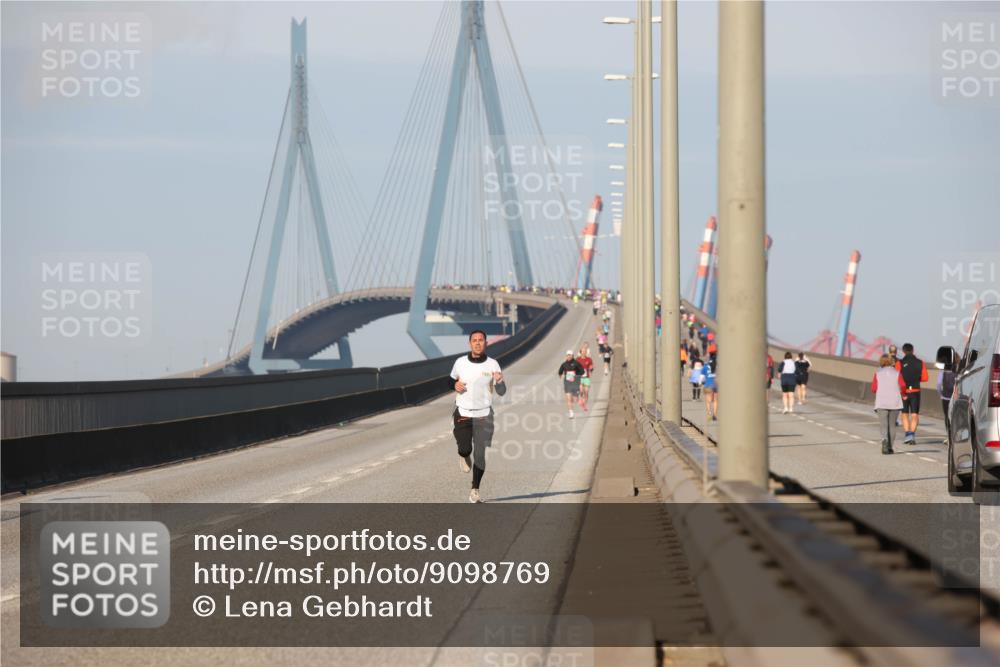 03.10.2025 - Köhlbrandbrückenlauf Lena Gebhardt http://msf.ph/oto/9098769 03.10.2025 09:35:00 Position 2  meine-sportfotos.de