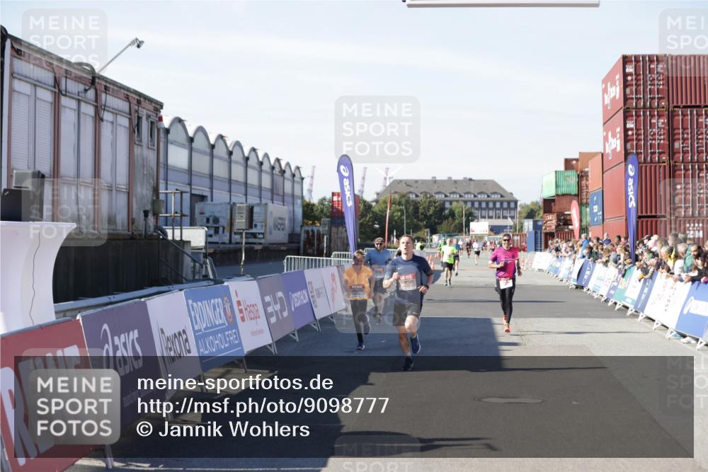 03.10.2025 - Köhlbrandbrückenlauf Jannik Wohlers http://msf.ph/oto/9098777 03.10.2025 12:56:28 Ziel 4028, 4054, 4166, 4170, 4231, 4478, 6266, 6408, 6769 meine-sportfotos.de