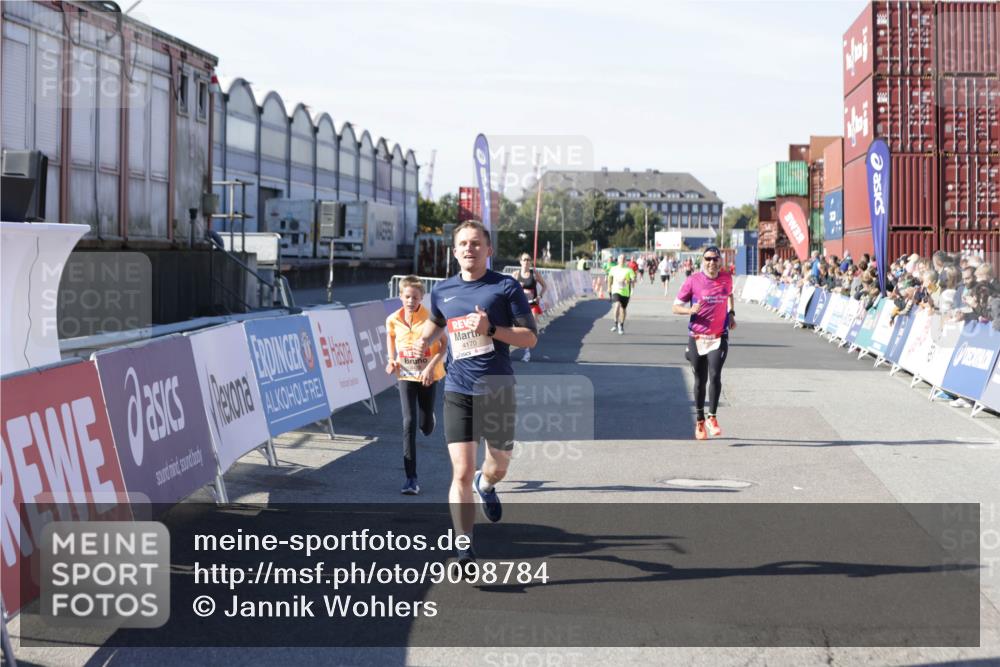 03.10.2025 - Köhlbrandbrückenlauf Jannik Wohlers http://msf.ph/oto/9098784 03.10.2025 12:56:29 Ziel 4028, 4054, 4166, 4170, 4231, 4478, 6266, 6408, 6769 meine-sportfotos.de