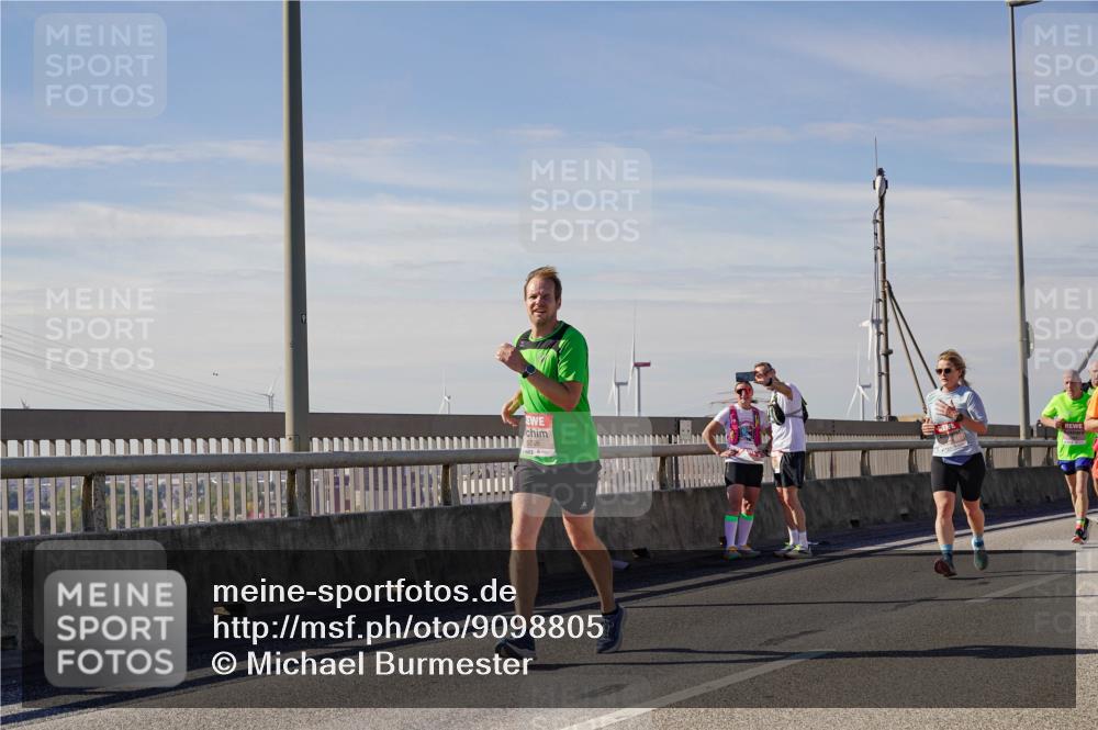 03.10.2025 - Köhlbrandbrückenlauf Michael Burmester http://msf.ph/oto/9098805 03.10.2025 12:45:10 Position 2 5705 meine-sportfotos.de