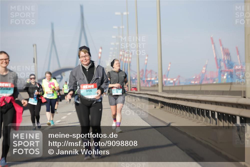 03.10.2025 - Köhlbrandbrückenlauf Jannik Wohlers http://msf.ph/oto/9098808 03.10.2025 10:20:36 Position 3 2665, 3649 meine-sportfotos.de