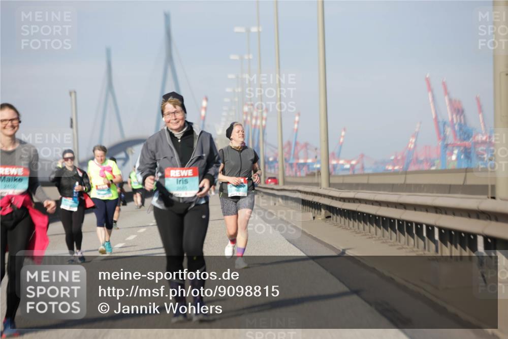 03.10.2025 - Köhlbrandbrückenlauf Jannik Wohlers http://msf.ph/oto/9098815 03.10.2025 10:20:36 Position 3 2665 meine-sportfotos.de