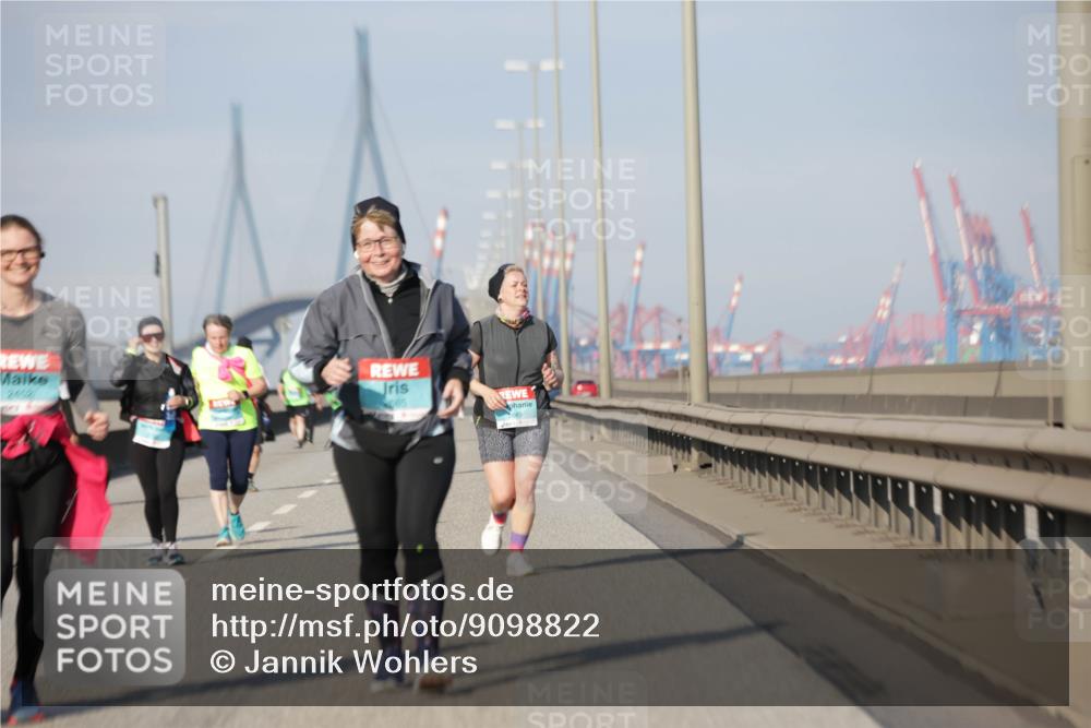 03.10.2025 - Köhlbrandbrückenlauf Jannik Wohlers http://msf.ph/oto/9098822 03.10.2025 10:20:36 Position 3 649 meine-sportfotos.de