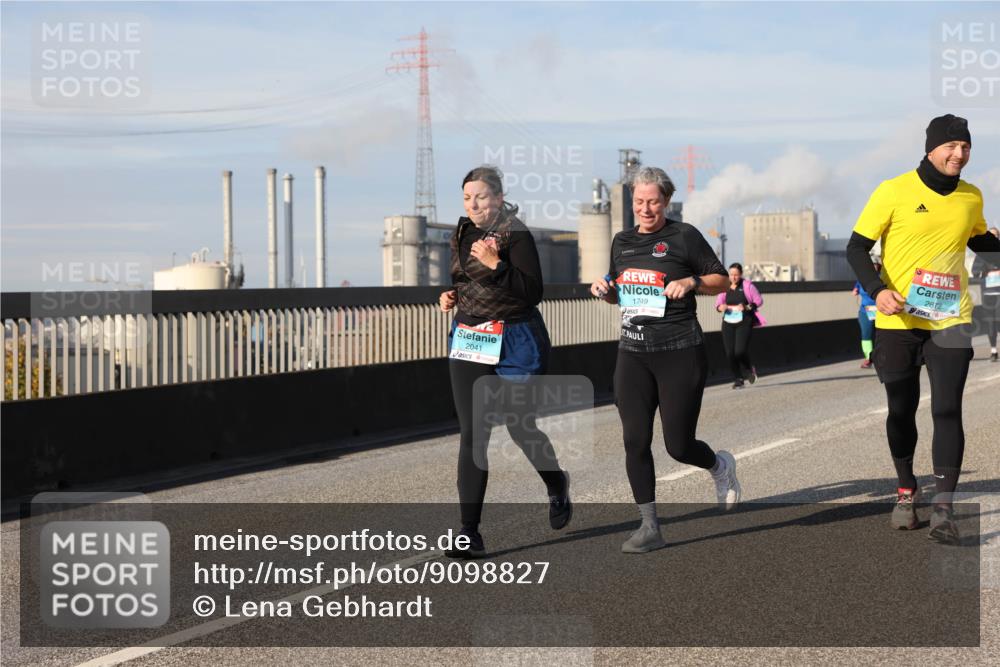 03.10.2025 - Köhlbrandbrückenlauf Lena Gebhardt http://msf.ph/oto/9098827 03.10.2025 10:10:36 Position 2 2041, 1749, 2872 meine-sportfotos.de