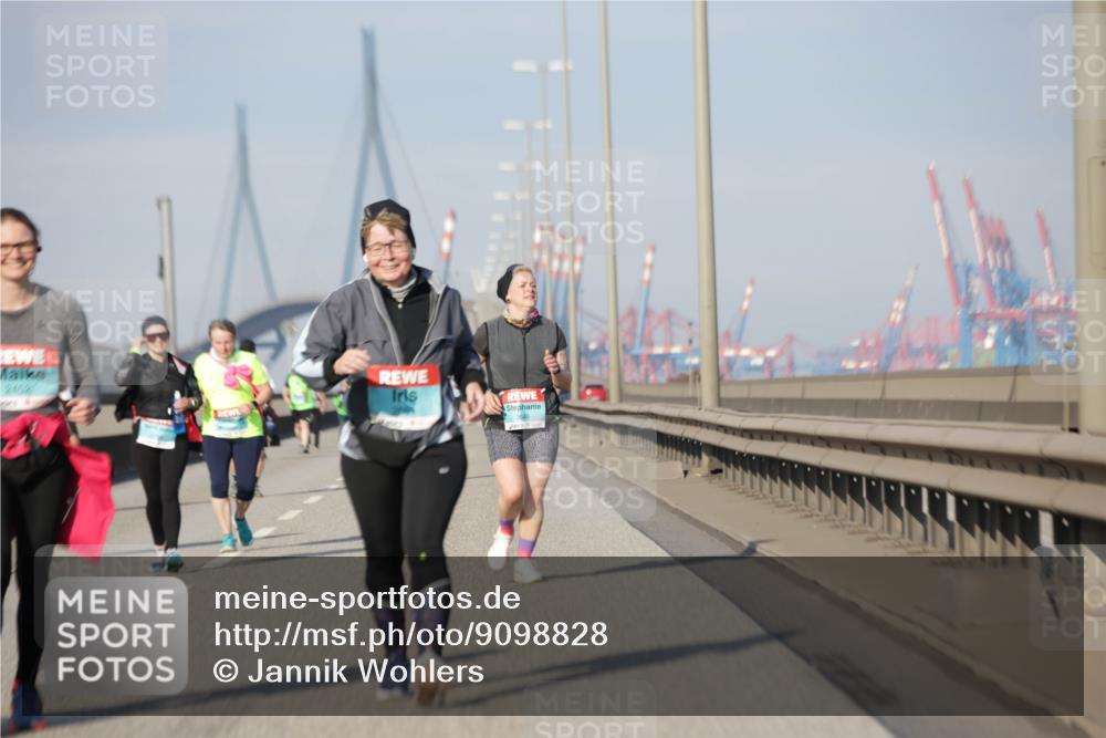 03.10.2025 - Köhlbrandbrückenlauf Jannik Wohlers http://msf.ph/oto/9098828 03.10.2025 10:20:36 Position 3  meine-sportfotos.de