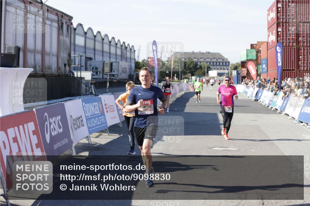03.10.2025 - Köhlbrandbrückenlauf Jannik Wohlers http://msf.ph/oto/9098830 03.10.2025 12:56:30 Ziel 4028, 4054, 4166, 4170, 4231, 4478, 6266, 6408, 6769 meine-sportfotos.de