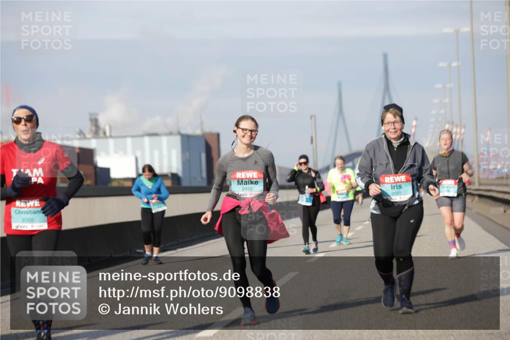 03.10.2025 - Köhlbrandbrückenlauf Jannik Wohlers http://msf.ph/oto/9098838 03.10.2025 10:20:37 Position 3 2565, 6, 2452, 2665 meine-sportfotos.de