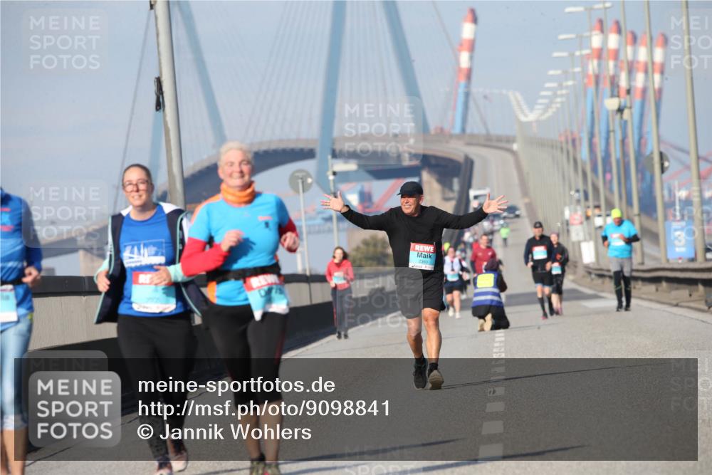 03.10.2025 - Köhlbrandbrückenlauf Jannik Wohlers http://msf.ph/oto/9098841 03.10.2025 10:24:06 Position 3  meine-sportfotos.de