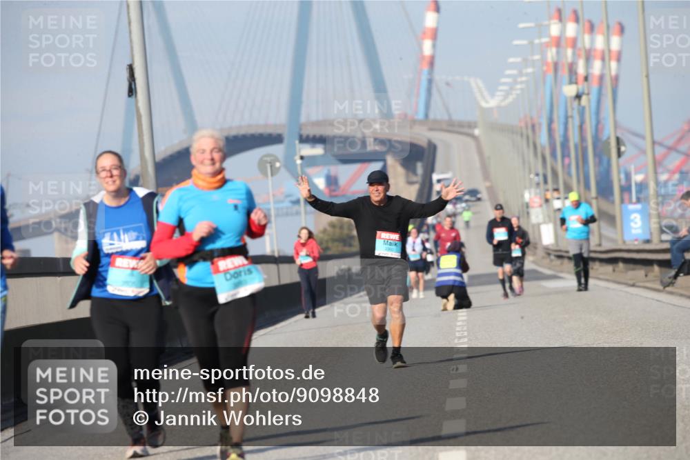 03.10.2025 - Köhlbrandbrückenlauf Jannik Wohlers http://msf.ph/oto/9098848 03.10.2025 10:24:06 Position 3  meine-sportfotos.de