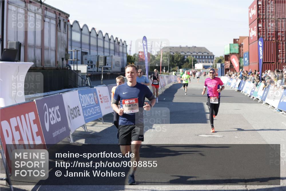 03.10.2025 - Köhlbrandbrückenlauf Jannik Wohlers http://msf.ph/oto/9098855 03.10.2025 12:56:30 Ziel 4028, 4054, 4166, 4170, 4231, 4478, 6266, 6408, 6769 meine-sportfotos.de