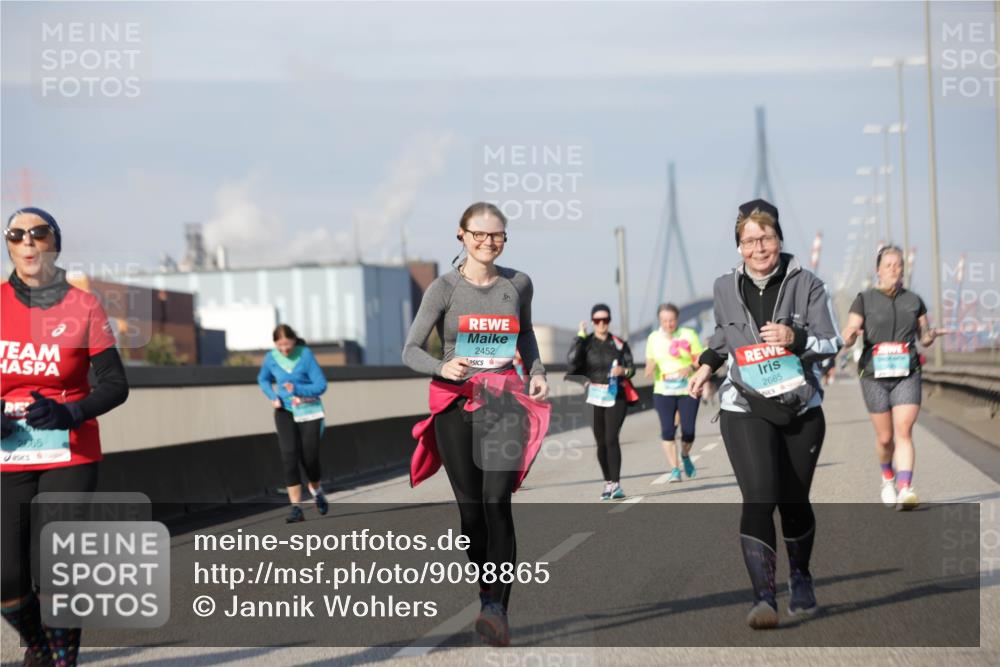 03.10.2025 - Köhlbrandbrückenlauf Jannik Wohlers http://msf.ph/oto/9098865 03.10.2025 10:20:38 Position 3 2452, 2555, 2665 meine-sportfotos.de