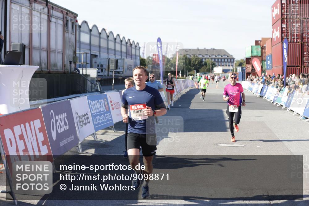 03.10.2025 - Köhlbrandbrückenlauf Jannik Wohlers http://msf.ph/oto/9098871 03.10.2025 12:56:30 Ziel 4028, 4054, 4166, 4170, 4231, 4478, 6266, 6408, 6769 meine-sportfotos.de