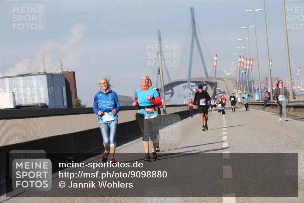 03.10.2025 - Köhlbrandbrückenlauf Jannik Wohlers http://msf.ph/oto/9098880 03.10.2025 10:24:09 Position 3  meine-sportfotos.de