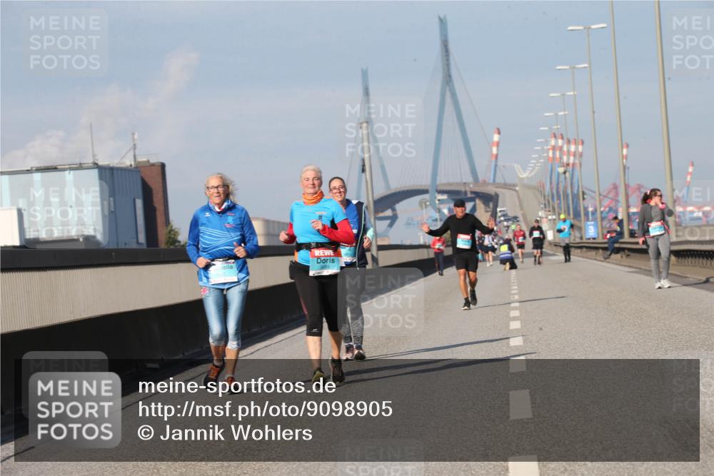 03.10.2025 - Köhlbrandbrückenlauf Jannik Wohlers http://msf.ph/oto/9098905 03.10.2025 10:24:10 Position 3  meine-sportfotos.de