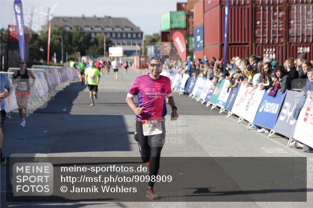 03.10.2025 - Köhlbrandbrückenlauf Jannik Wohlers http://msf.ph/oto/9098909 03.10.2025 12:56:31 Ziel 4028, 4054, 4096, 4166, 4170, 4231, 4478, 6266, 6408, 6769 meine-sportfotos.de