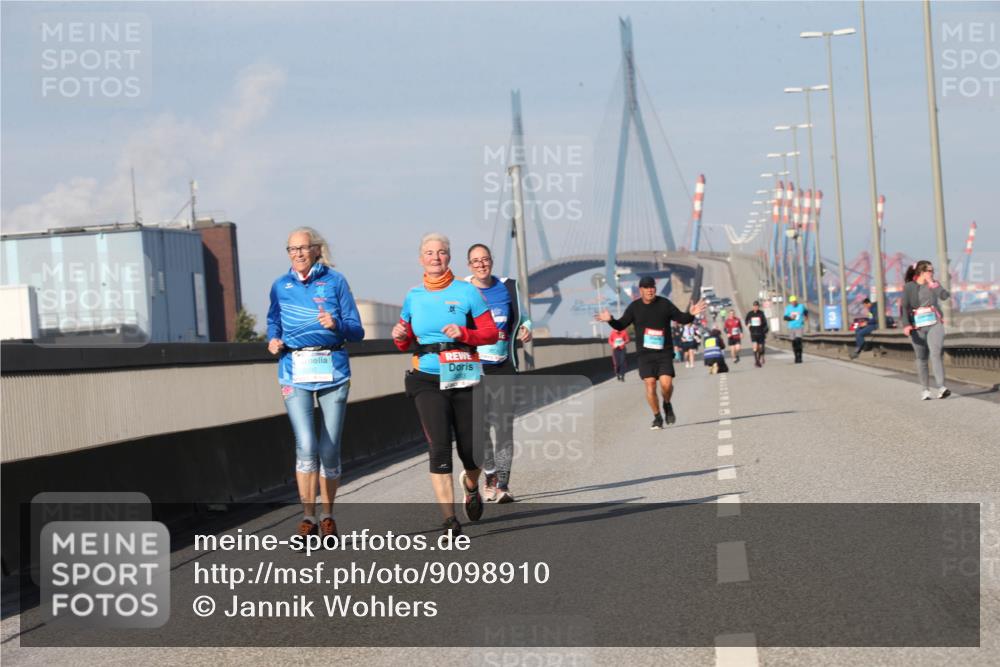 03.10.2025 - Köhlbrandbrückenlauf Jannik Wohlers http://msf.ph/oto/9098910 03.10.2025 10:24:10 Position 3  meine-sportfotos.de
