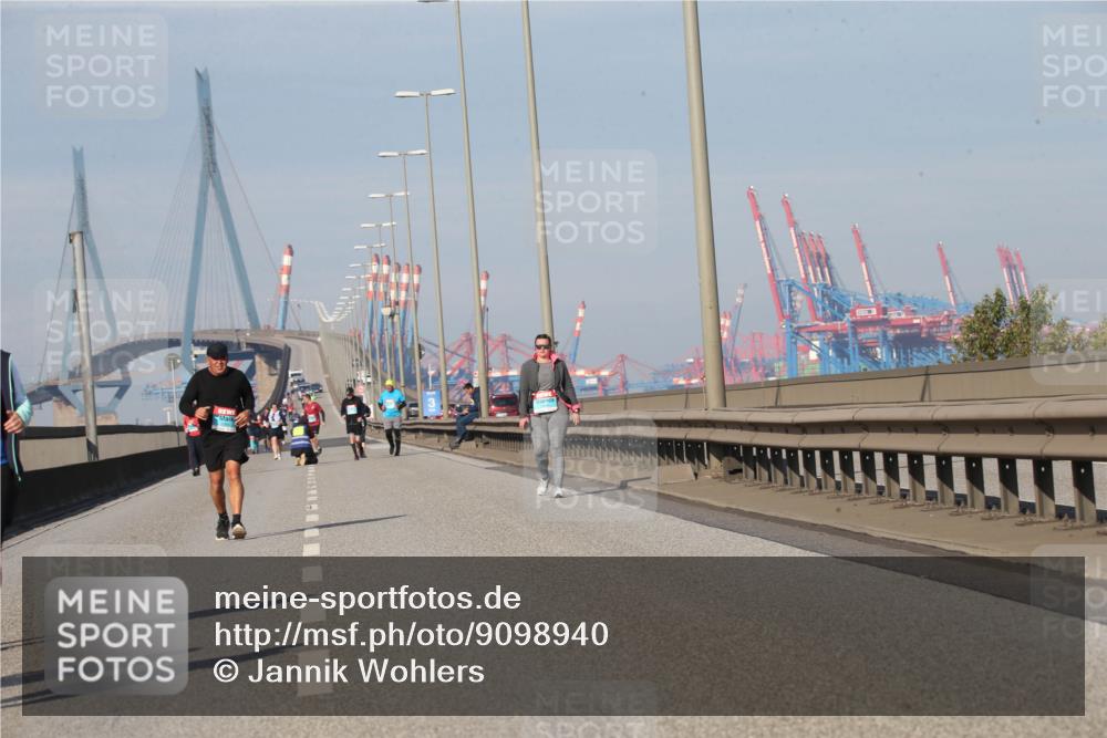 03.10.2025 - Köhlbrandbrückenlauf Jannik Wohlers http://msf.ph/oto/9098940 03.10.2025 10:24:12 Position 3  meine-sportfotos.de