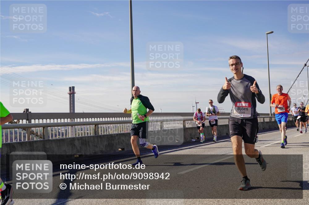 03.10.2025 - Köhlbrandbrückenlauf Michael Burmester http://msf.ph/oto/9098942 03.10.2025 12:45:15 Position 2 6369 meine-sportfotos.de