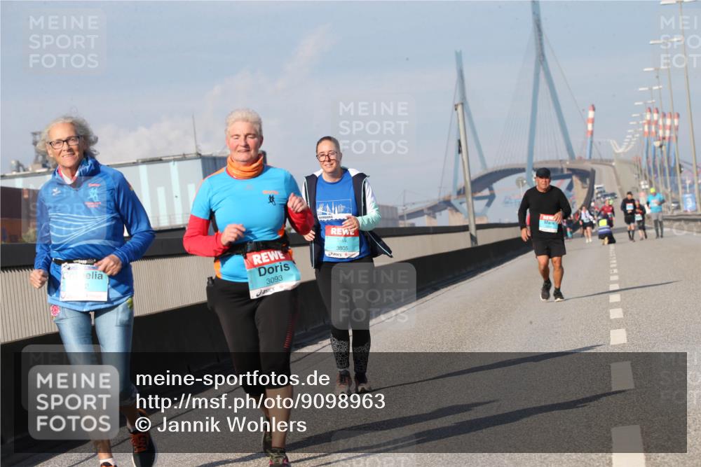 03.10.2025 - Köhlbrandbrückenlauf Jannik Wohlers http://msf.ph/oto/9098963 03.10.2025 10:24:14 Position 3 3093, 3805 meine-sportfotos.de