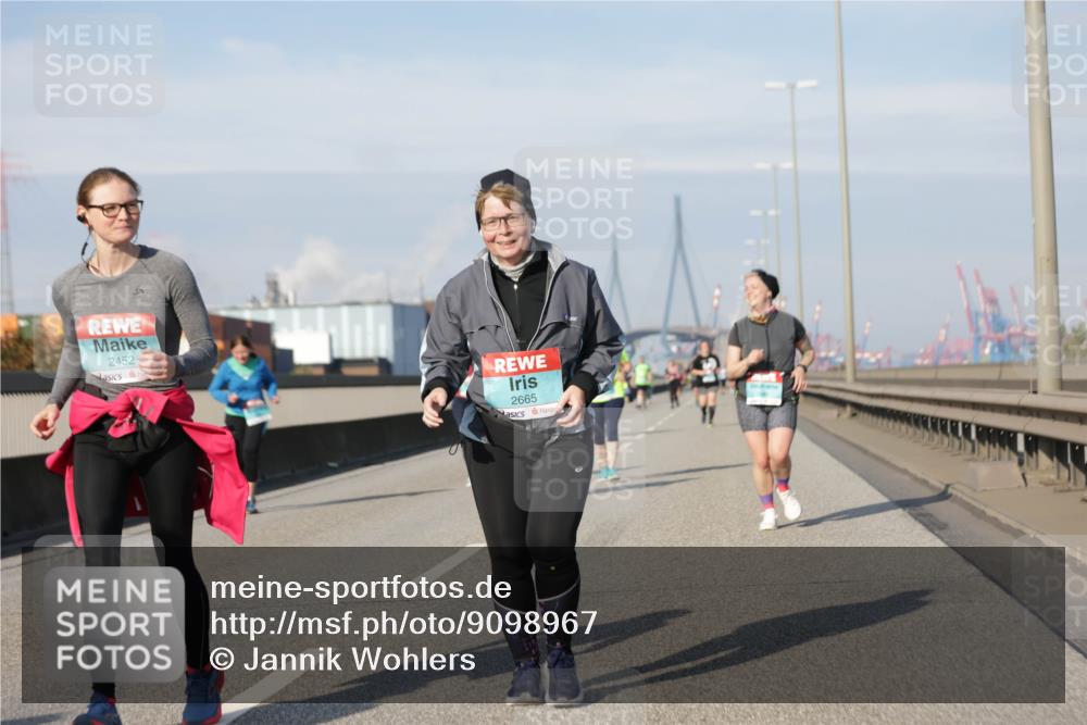 03.10.2025 - Köhlbrandbrückenlauf Jannik Wohlers http://msf.ph/oto/9098967 03.10.2025 10:20:41 Position 3 2452, 2665 meine-sportfotos.de