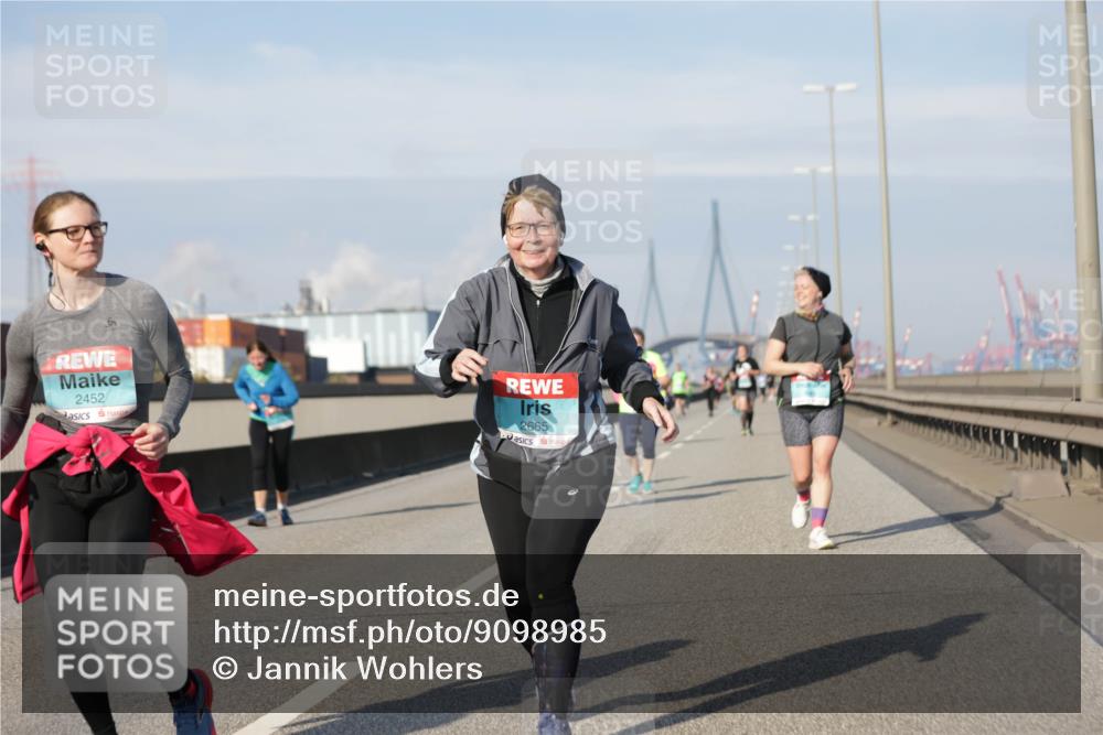 03.10.2025 - Köhlbrandbrückenlauf Jannik Wohlers http://msf.ph/oto/9098985 03.10.2025 10:20:41 Position 3 2452, 2665 meine-sportfotos.de