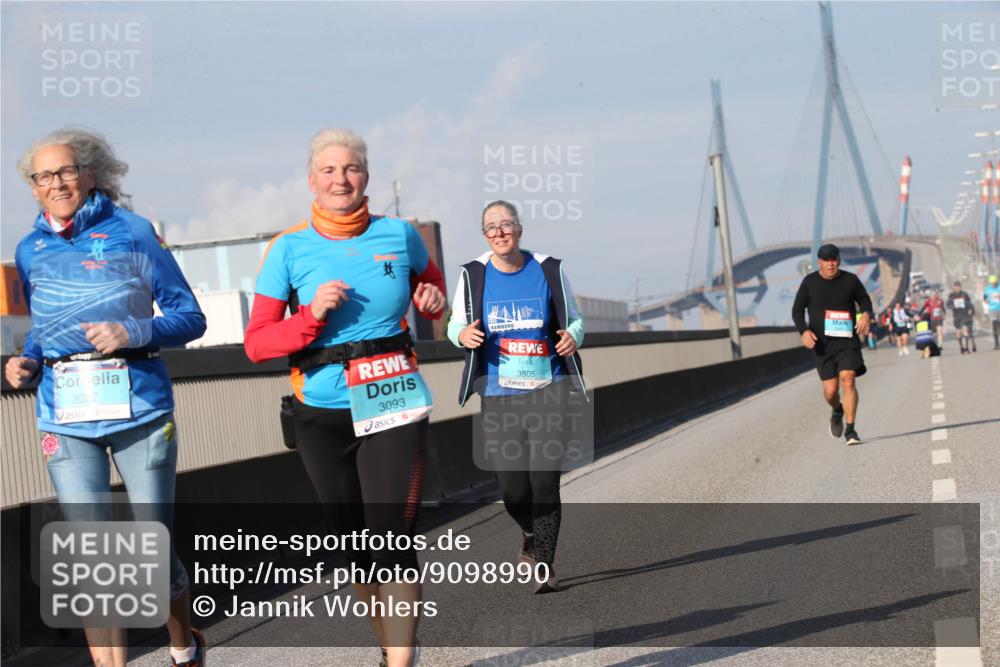 03.10.2025 - Köhlbrandbrückenlauf Jannik Wohlers http://msf.ph/oto/9098990 03.10.2025 10:24:14 Position 3 3092, 3093, 3805 meine-sportfotos.de